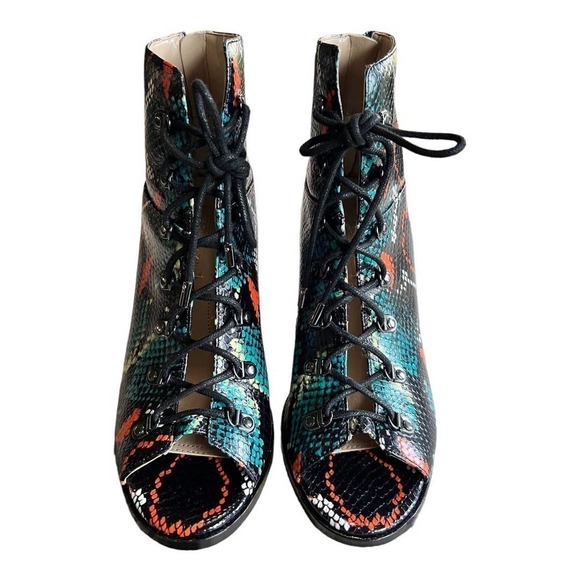 BCBGMAXAZRIA Lace-up Front Peep Toe Block Heeled Boots Size 8.5 Mob Wife - Picture 2 of 5